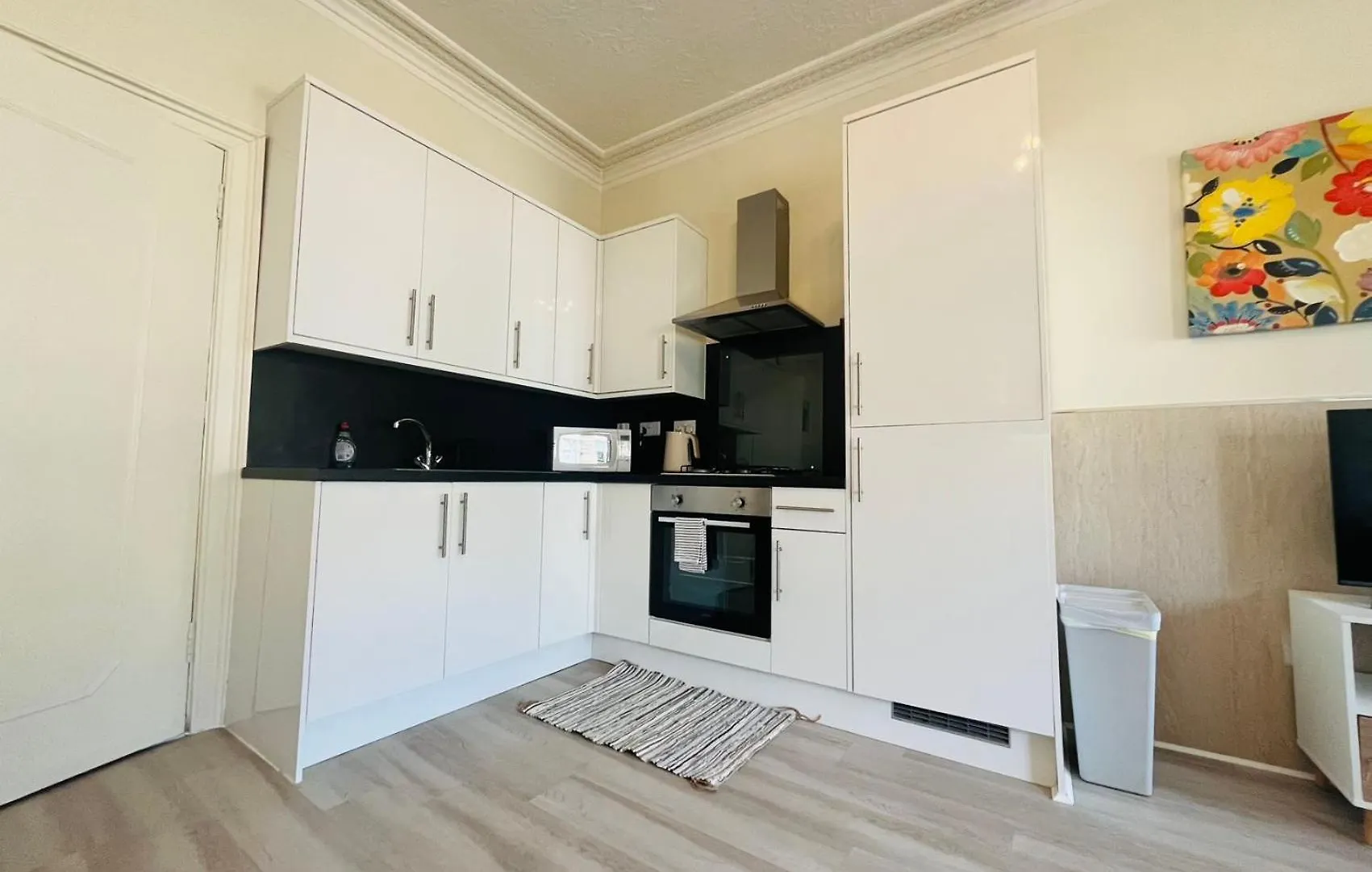 One Bedroom Apartment Behind Edinburgh Castle On The 3Rd Floor